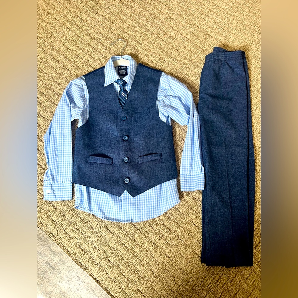 Boys 4 piece dress outfit (suit with vest) - size 7